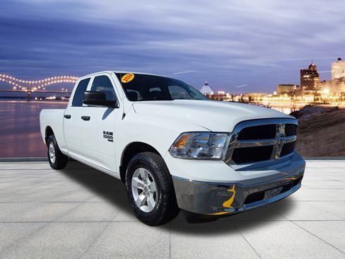 Used 2024 RAM 1500 Classic SLT image 4