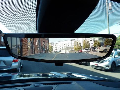 Used 2021 GMC Yukon XL Denali w/ Denali Premium Package image 28