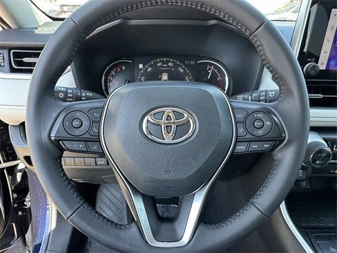 Used 2023 Toyota RAV4 XLE Premium image 12