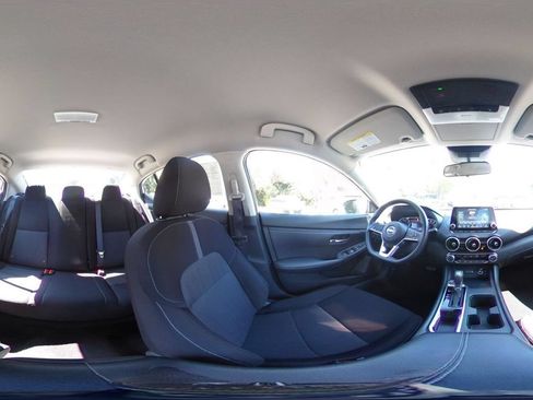 Used 2025 Nissan Sentra SV FWD image 40
