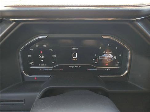 Used 2024 GMC Sierra 1500 AT4 w/ AT4 Preferred Package image 9