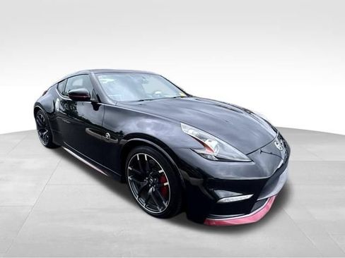 Used 2016 Nissan 370Z NISMO RWD image 9