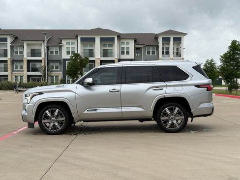 Used 2023 Toyota Sequoia Capstone AWD/4WD image 4
