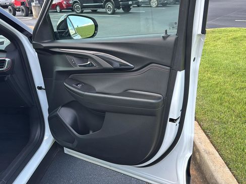 Used 2023 Chevrolet TrailBlazer RS image 12