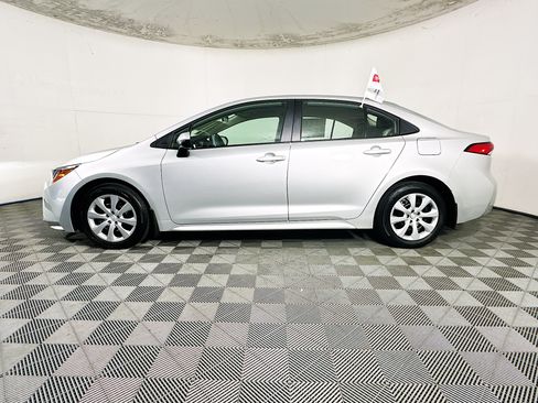 Certified 2025 Toyota Corolla LE FWD image 6