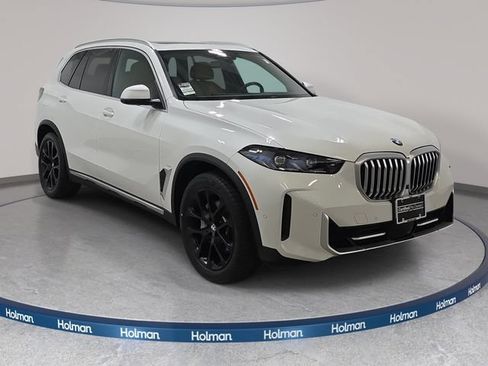 Used 2024 BMW X5 xDrive40i w/ Premium Package AWD/4WD image 4