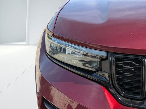 New 2025 Jeep Grand Cherokee Altitude image 8