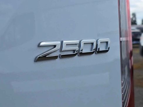 Used 2025 Mercedes-Benz Sprinter 2500 image 19