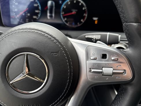 Used 2019 Mercedes-Benz S 560 Sedan image 25