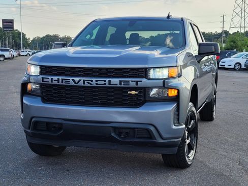 Used 2020 Chevrolet Silverado 1500 Custom w/ Custom Value Package AWD/4WD image 9