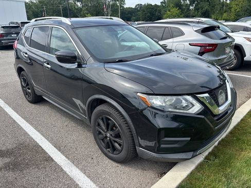 Used 2017 Nissan Rogue SV AWD/4WD image 3