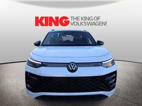 New 2026 Volkswagen Tiguan SE R-Line image 9