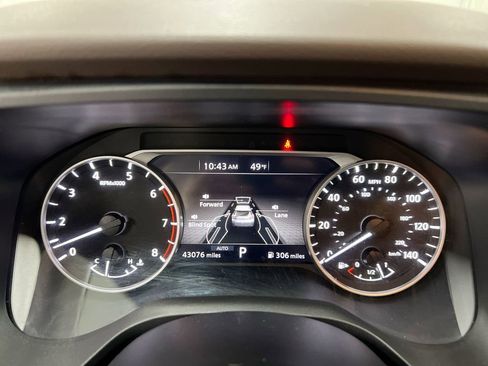 Used 2023 Nissan Rogue SV AWD/4WD image 12