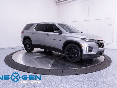 Used 2023 Chevrolet Traverse RS w/ LPO, Floor Liner Package AWD/4WD image 62