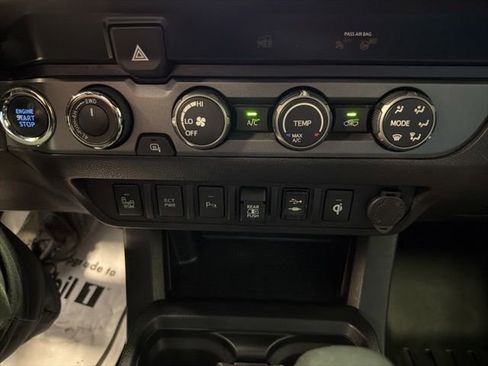 Used 2019 Toyota Tacoma TRD Sport w/ Technology Package AWD/4WD image 24