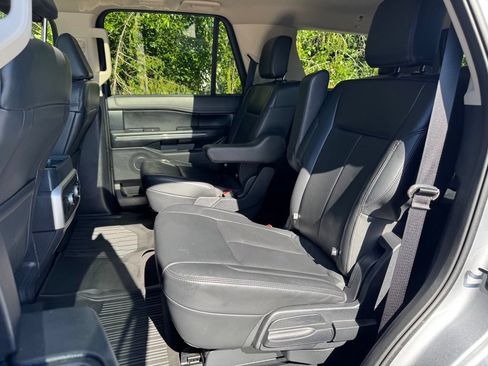 Used 2022 Ford Expedition XLT AWD/4WD image 15