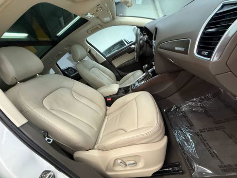 Used 2017 Audi Q5 2.0T Premium Plus w/ Technology Package image 24