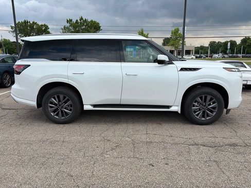 Used 2026 INFINITI QX80 Pure w/ Cargo Package AWD/4WD image 4