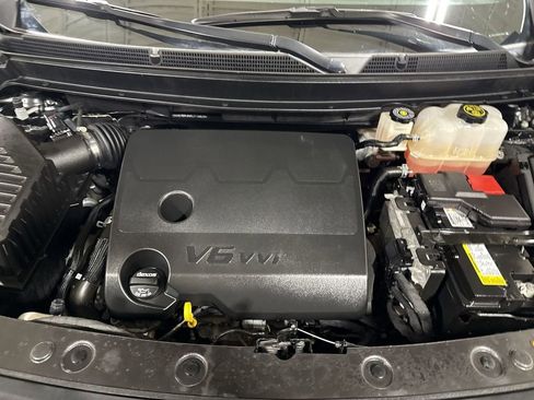 Used 2024 Buick Enclave Essence FWD image 25
