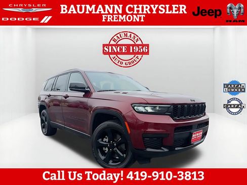 Used 2023 Jeep Grand Cherokee L Laredo image 1