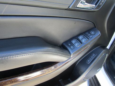 Used 2020 Chevrolet Tahoe LT image 18