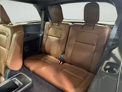 Used 2020 Lincoln Aviator Grand Touring w/ Equipment Group 302A AWD/4WD image 11