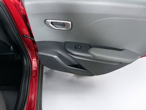 Used 2025 Kia K4 LXS image 29