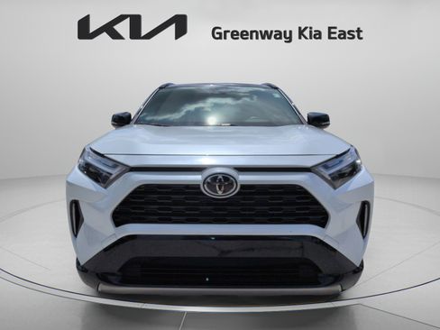 Used 2025 Toyota RAV4 XSE AWD/4WD image 11