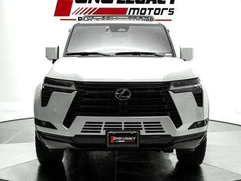 Used 2025 Lexus GX 550 w/ Accessory Package (2T) AWD/4WD image 2