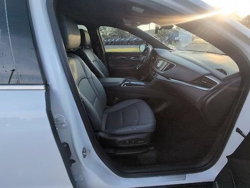 Used 2023 Buick Enclave Essence w/ Sport Touring Edition FWD image 3