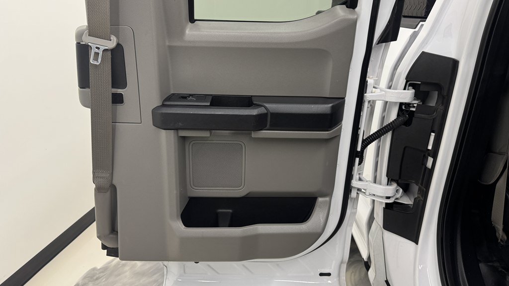 Used 2015 Ford F150 XL w/ Equipment Group 101A Mid AWD/4WD image 21