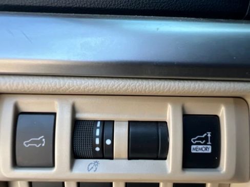 Used 2018 Subaru Outback 2.5i Limited AWD/4WD image 23