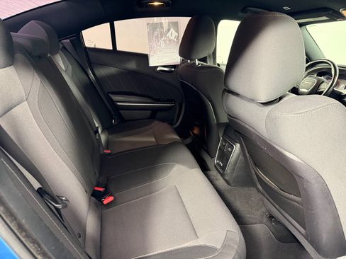 Used 2019 Dodge Charger SXT RWD image 21