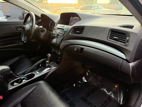 Used 2013 Acura ILX w/ Technology Package FWD image 16