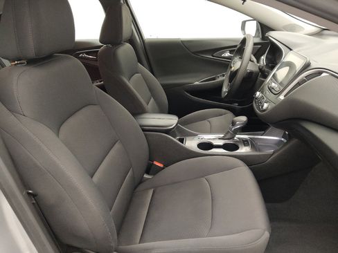Used 2022 Chevrolet Malibu LT FWD image 21