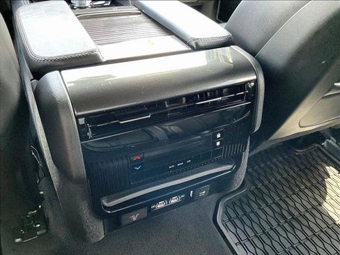Used 2024 Jeep Wagoneer 2WD w/ Premium Group I image 25