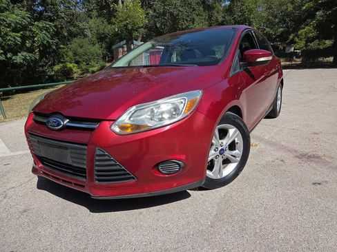 Used 2013 Ford Focus SE w/ SE Winter Pkg FWD image 1