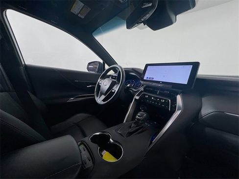 Used 2023 Toyota Venza Limited image 27