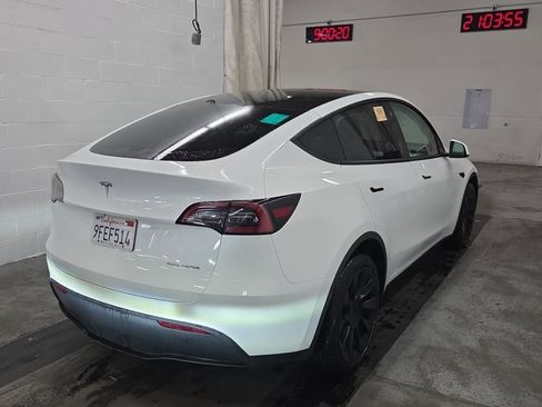 Used 2023 Tesla Model Y Long Range image 3