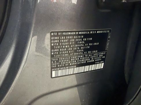 Used 2020 Volkswagen Tiguan SE w/ Panoramic Sunroof Package image 32