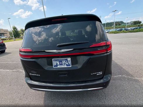 Used 2021 Chrysler Pacifica Limited AWD/4WD image 6