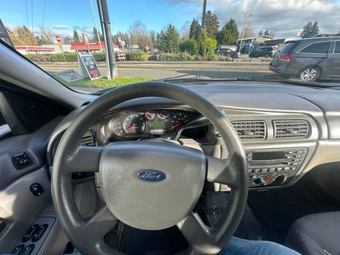 Used 2005 Ford Taurus SE image 20