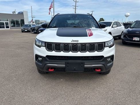 Used 2024 Jeep Compass Trailhawk image 19