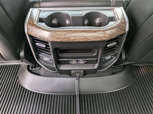 Used 2019 RAM 1500 Laramie AWD/4WD image 18