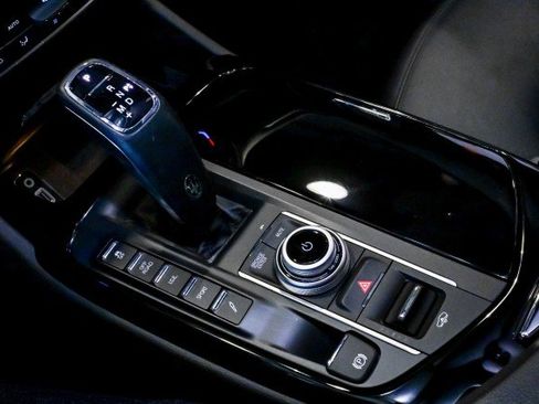 Used 2022 Maserati Levante GT image 36