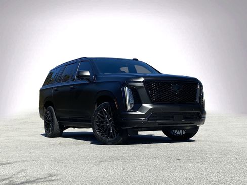 Used 2026 Cadillac Escalade Platinum Sport image 2