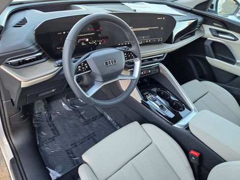 Used 2025 Audi Q5 Premium Plus w/ Premium Plus AWD/4WD image 18