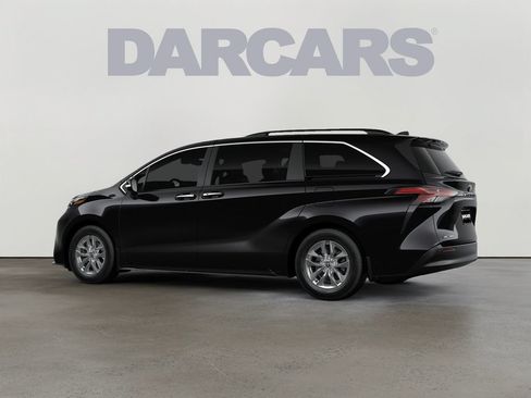 New 2026 Toyota Sienna XLE AWD/4WD image 5