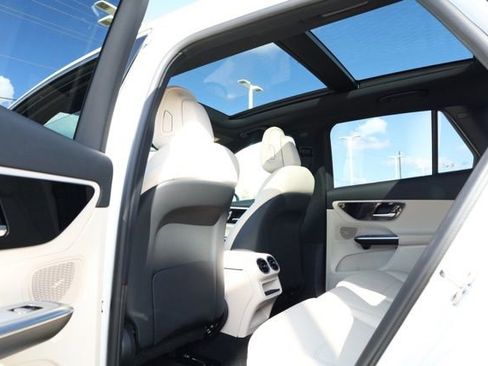 Certified 2025 Mercedes-Benz GLC 300 image 24