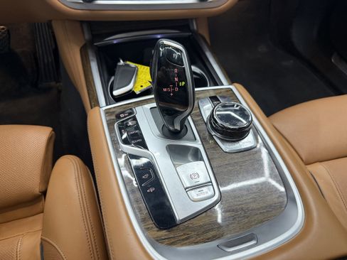 Used 2018 BMW ALPINA B7 xDrive AWD/4WD image 21